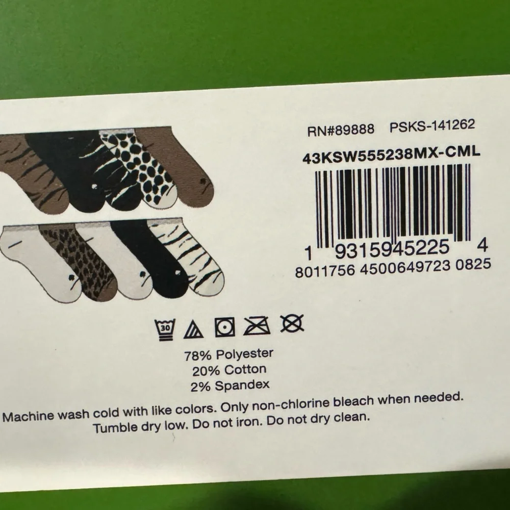 Kate Spade ♠️ set of 10 pairs Patterned Sock Collection in beautiful green box!